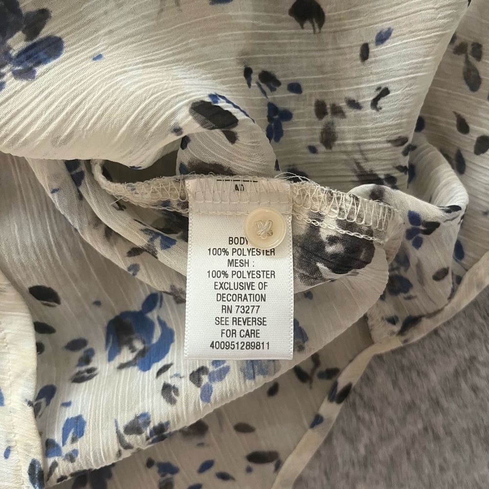 Princess Vera Wang Sheer Button-Front Sleeveless Top Small Cream & Blue Floral - Picture 11 of 13